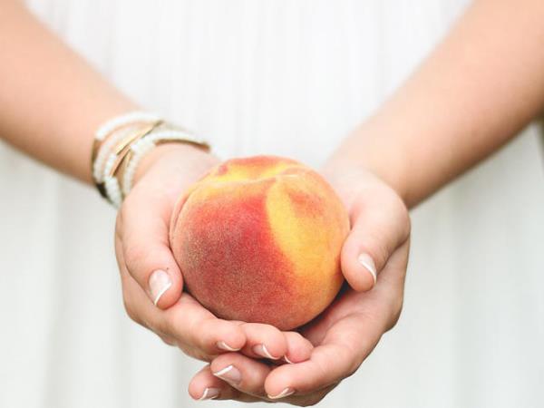 Kako z breskvami v 4 dneh izgubiti 5 kilogramov